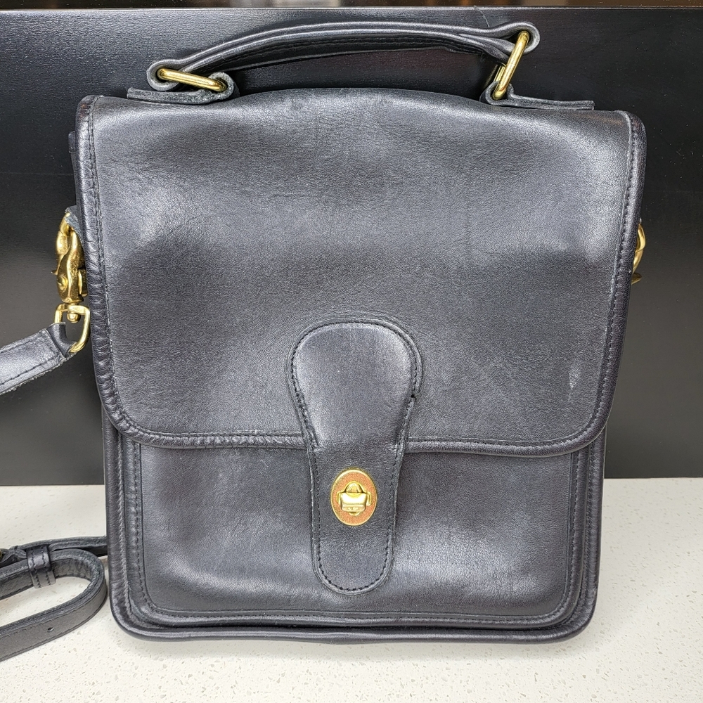 COACH Vintage Black Leather Willis Station Bag No. L4C-5130